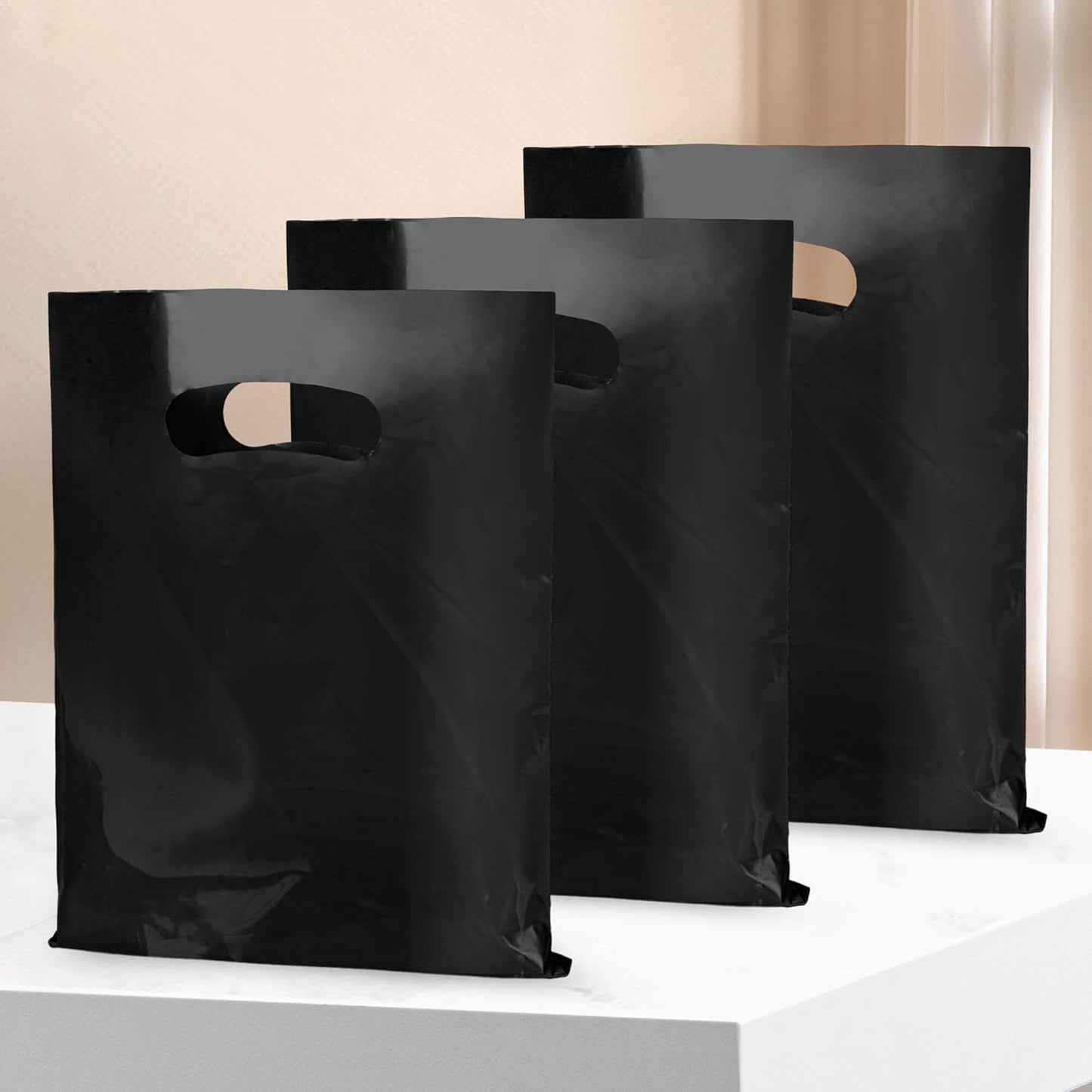 100 PCS Black Small Gift Bags, 6"x8" Merchandise Bags for Small Businesses, Goodie Bags Party Favor Bags for Kids, Treat Bag Retail Bag with Handle for Kids Birthday, Christmas