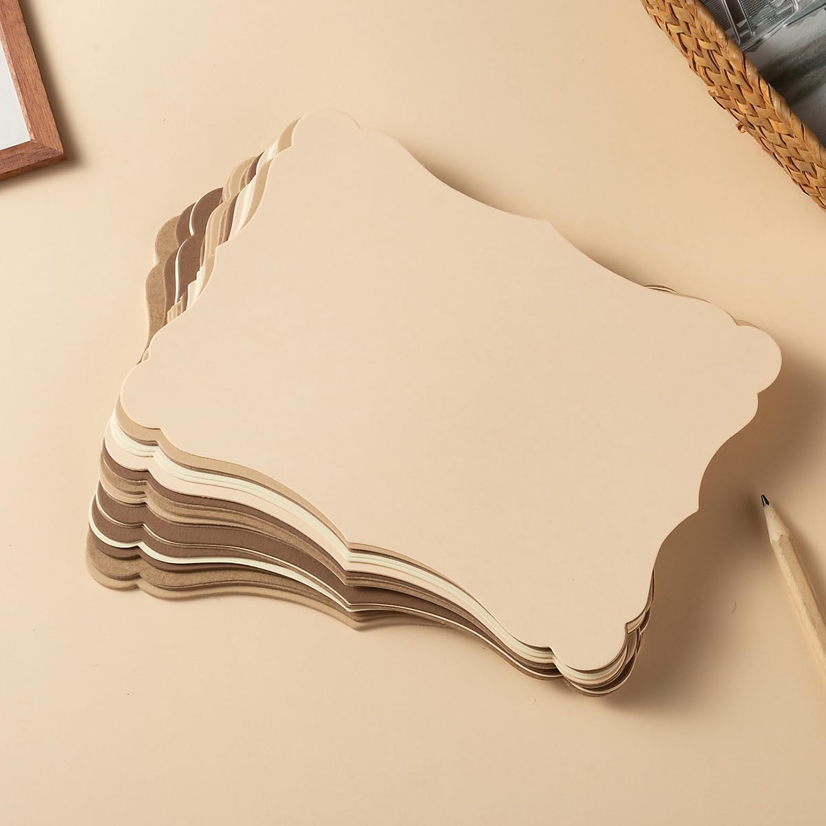 50 Pack Blank Kraft Cards Cardstock Thick Paper Brown Greeting Cards for DIY Gift Card Menus, Baby Shower and Wedding Invitations (Brown, 5x7IN)