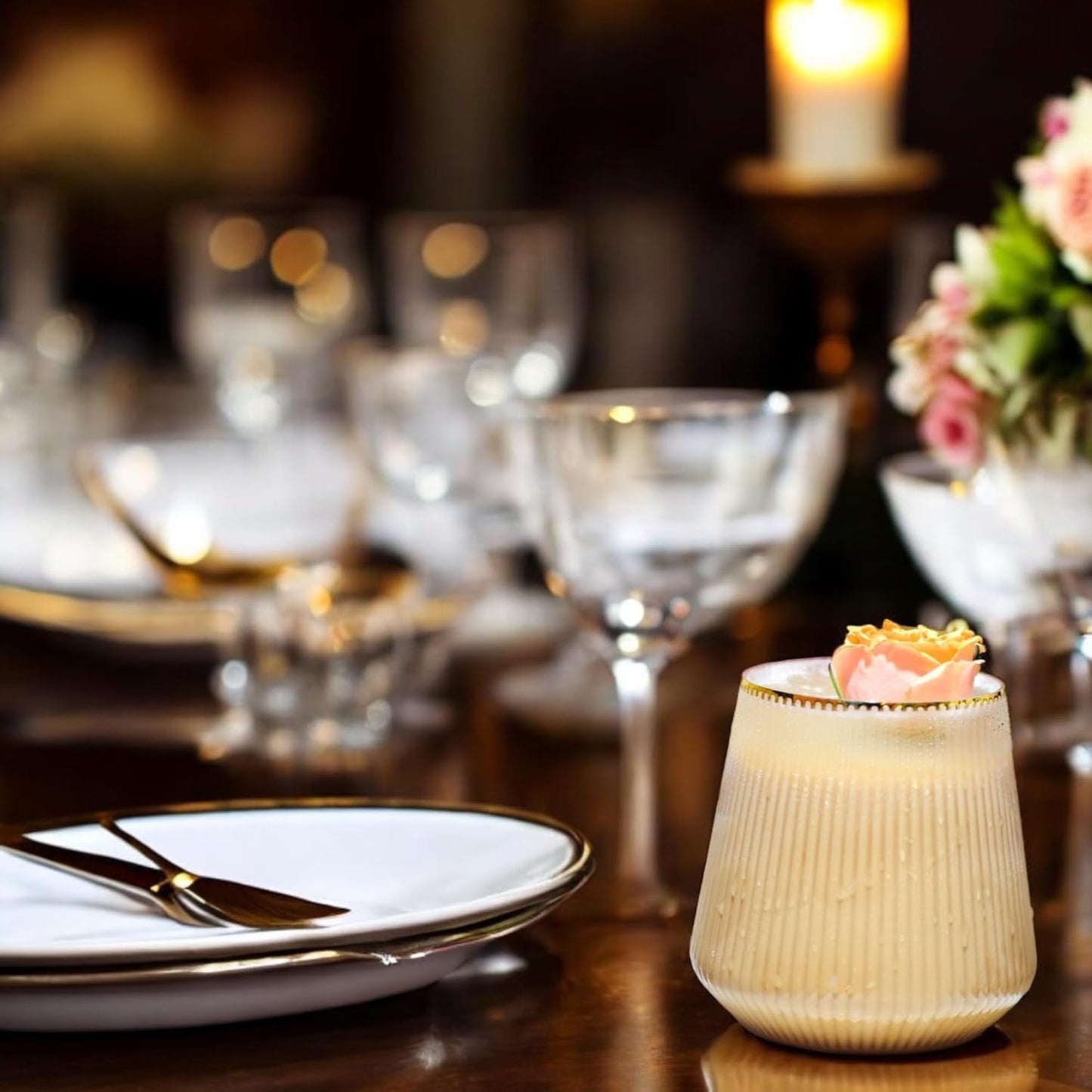 40 count origami ripple Unbreakable Stemless Plastic Wine Champagne Whiskey Glasses Elegant Durable Disposable Indoor Outdoor Ideal for Home, Office, Bars, Wedding, Ribbed 14 Ounce Cups (40, Gold Rim)