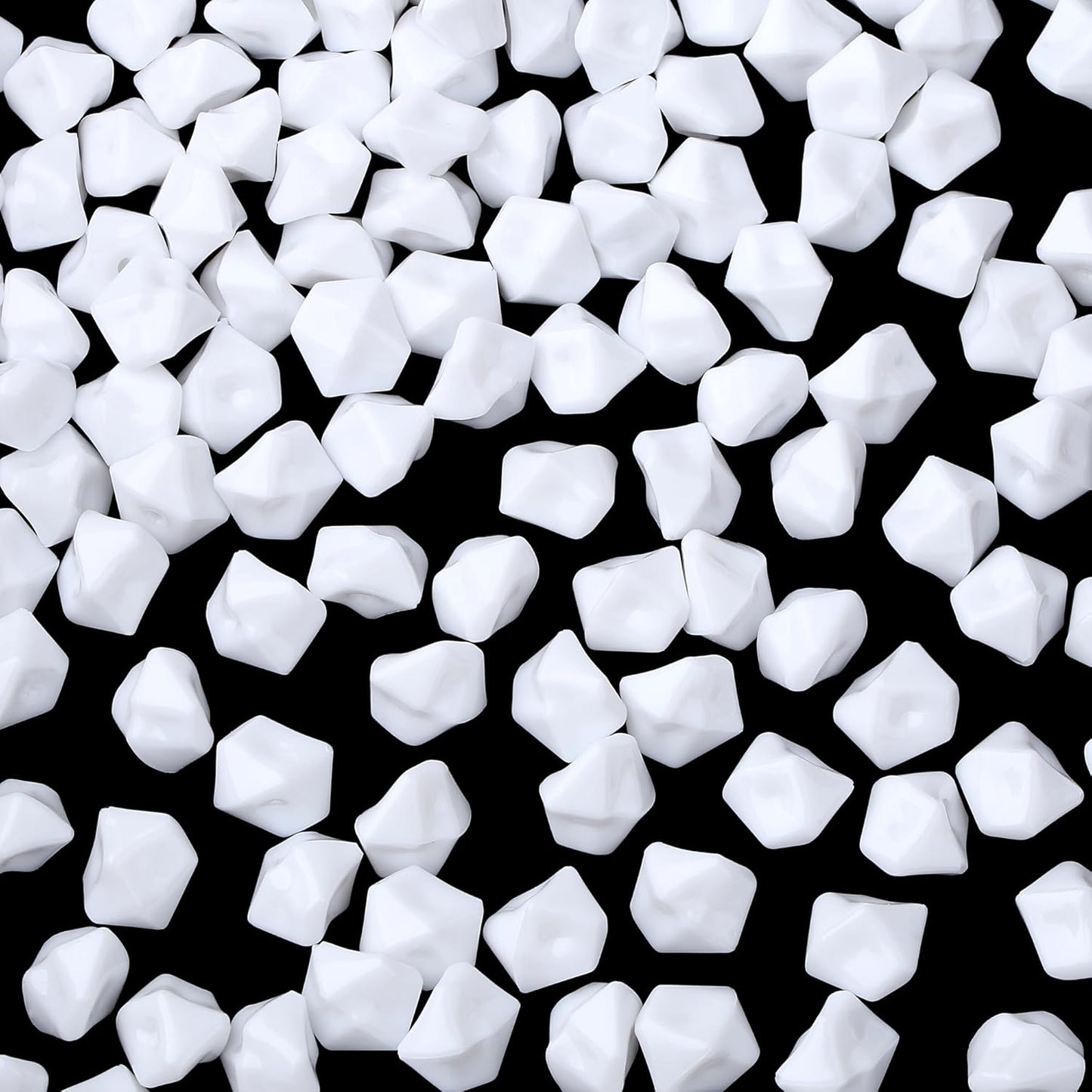 YATOJUZI 500pcs Fake Ice Cubes White Acrylic Crushed Rocks Vase Fillers Plastic Diamonds Gems for DIY Party Wedding Centerpiece Table Scatter Prop Display 0.5" (Only White)