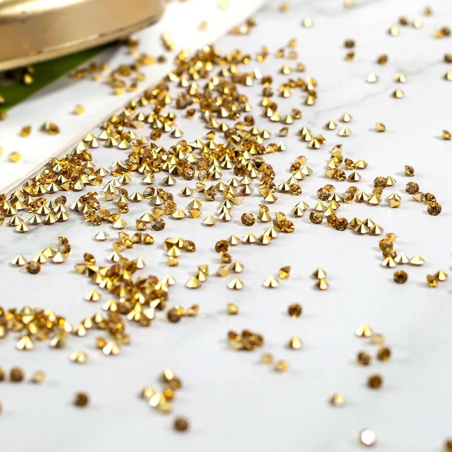 FUTUREPLUSX 28000PCS Fake Diamonds, 3mm Gold Acrylic Crystals Diamond Decorations for Vase Fillers Party Table Scatters Craft Rhinestones Wedding Decor