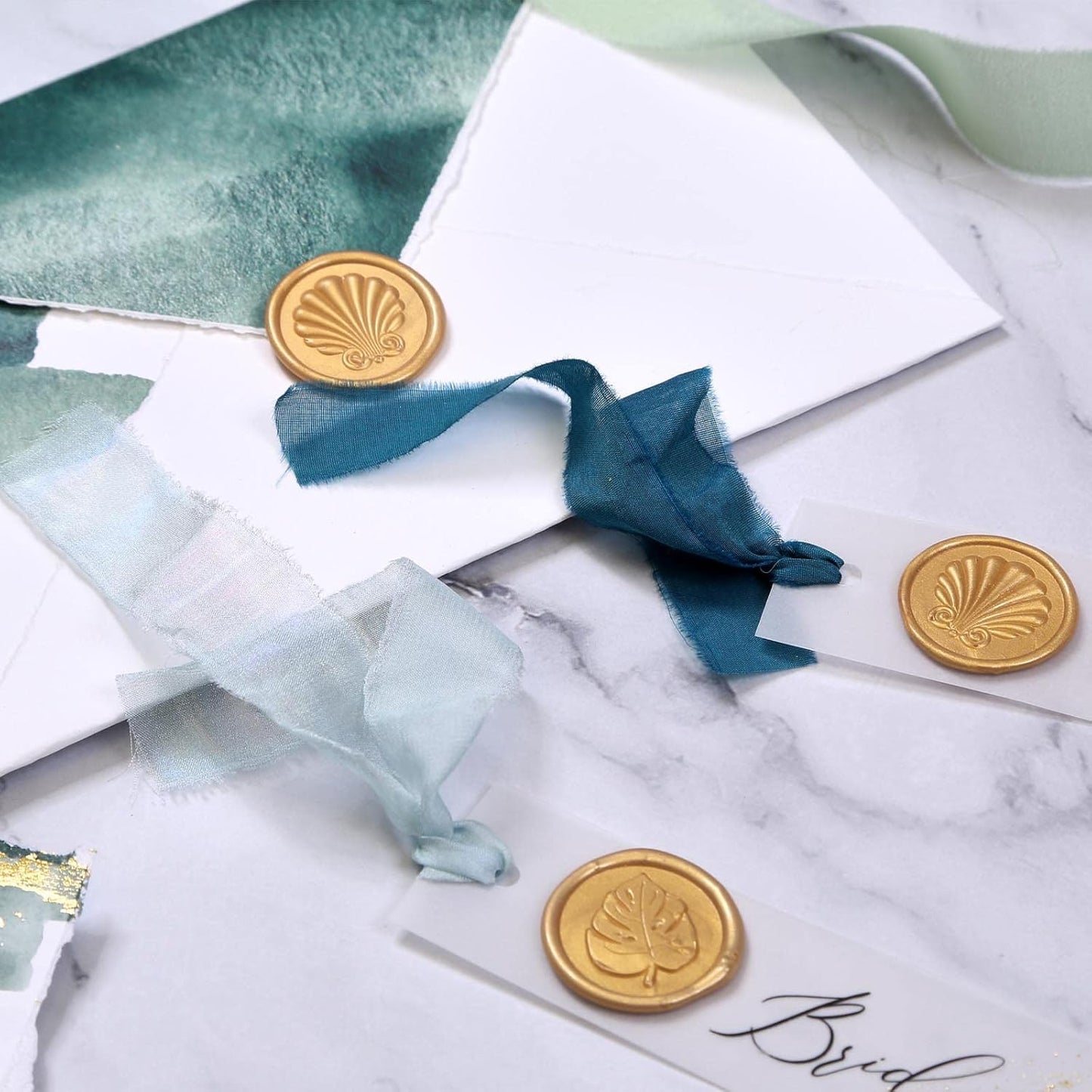 UNIQOOO Mailable Glue Gun Sealing Wax Sticks for Wax Seal Stamp - Metallic Gold, Great for Cards, Wedding Invitations, Envelopes, Snail Mails, Wine Packages, Gift Ideas, Events, Pack of 8