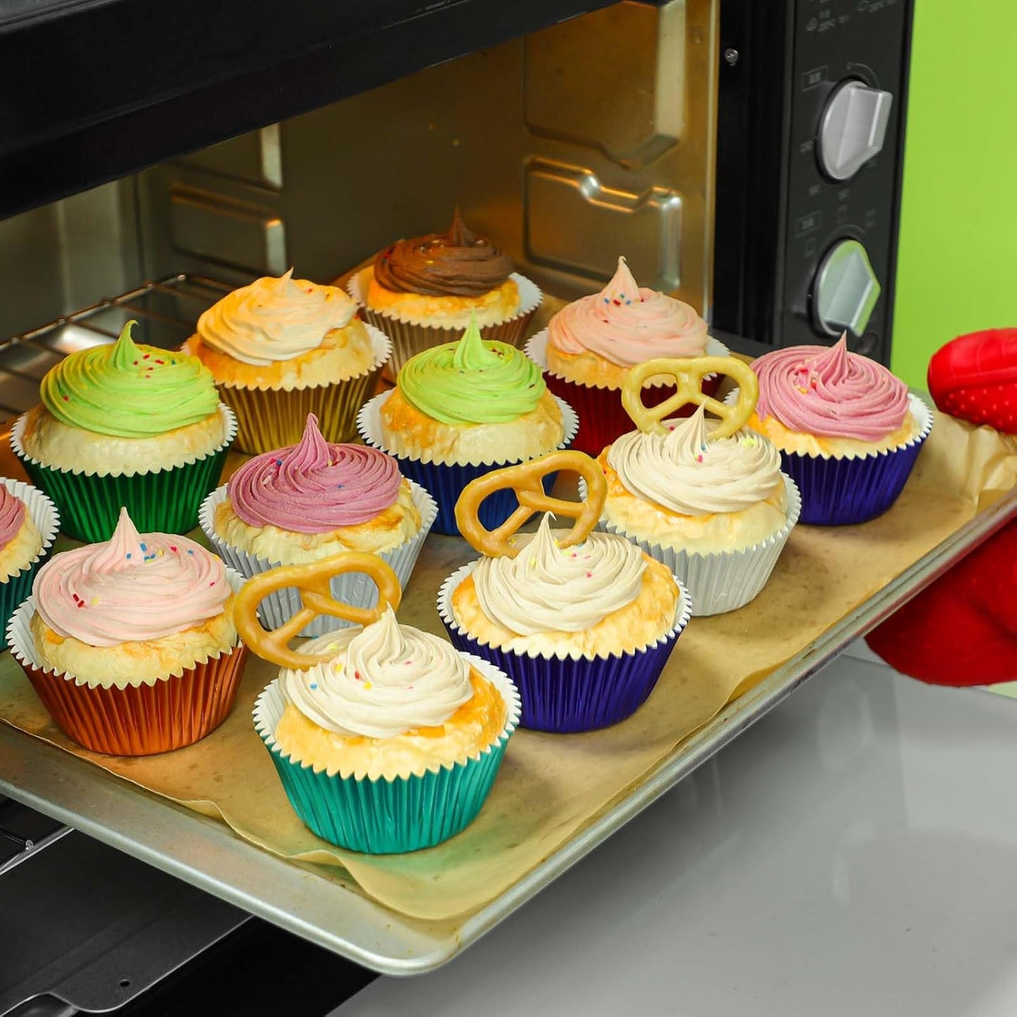 Gifbera Foil Cupcake Liners Metallic Paper Muffin Standard Baking Cups 200-Count (Aqua)