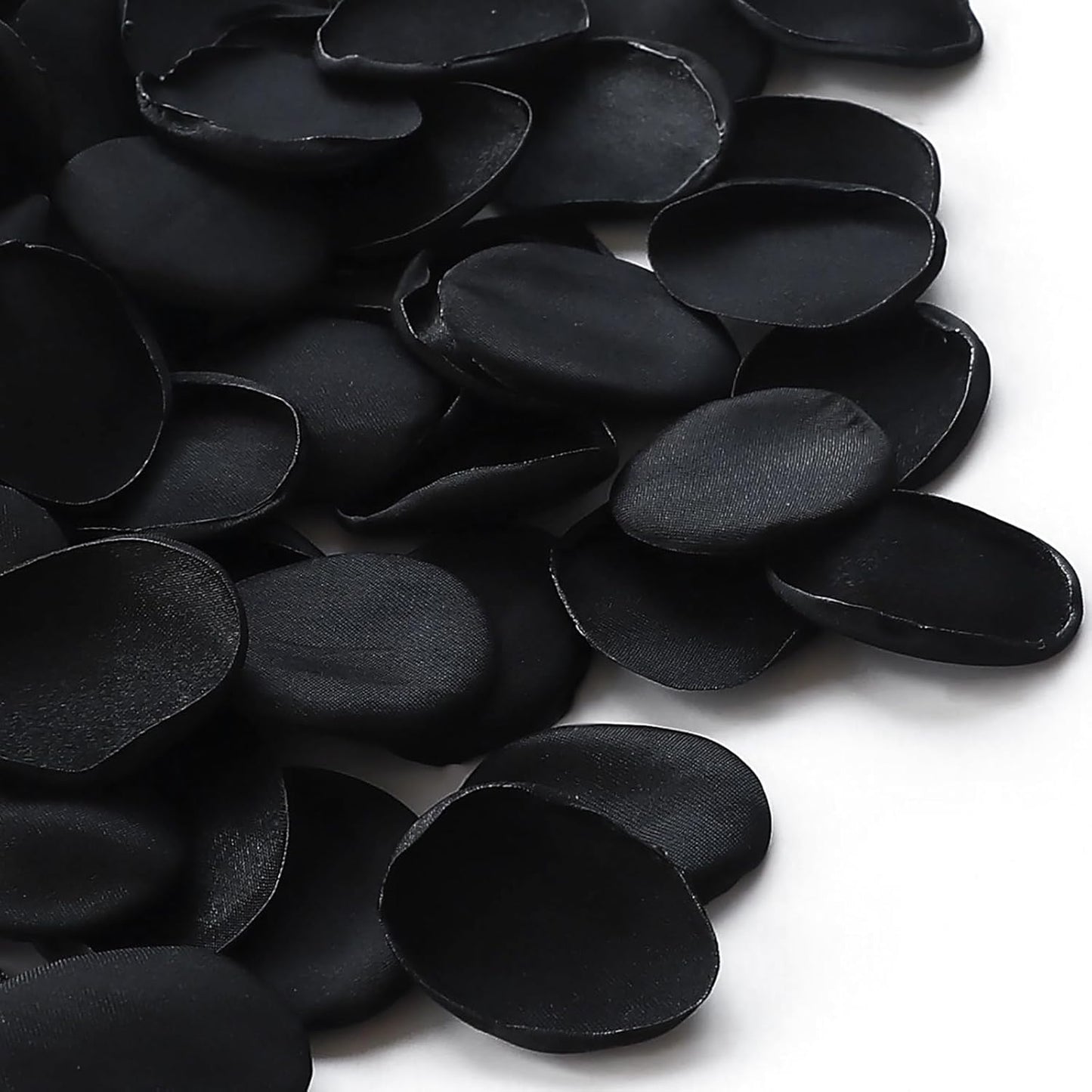 Floroom 300pcs Rose Petals Black Faux Silk Flower Petals for Wedding Flower Girl Basket Aisle Scatter Dinner Table Centerpieces Party Confetti Bridal Shower Romantic Night Decoration