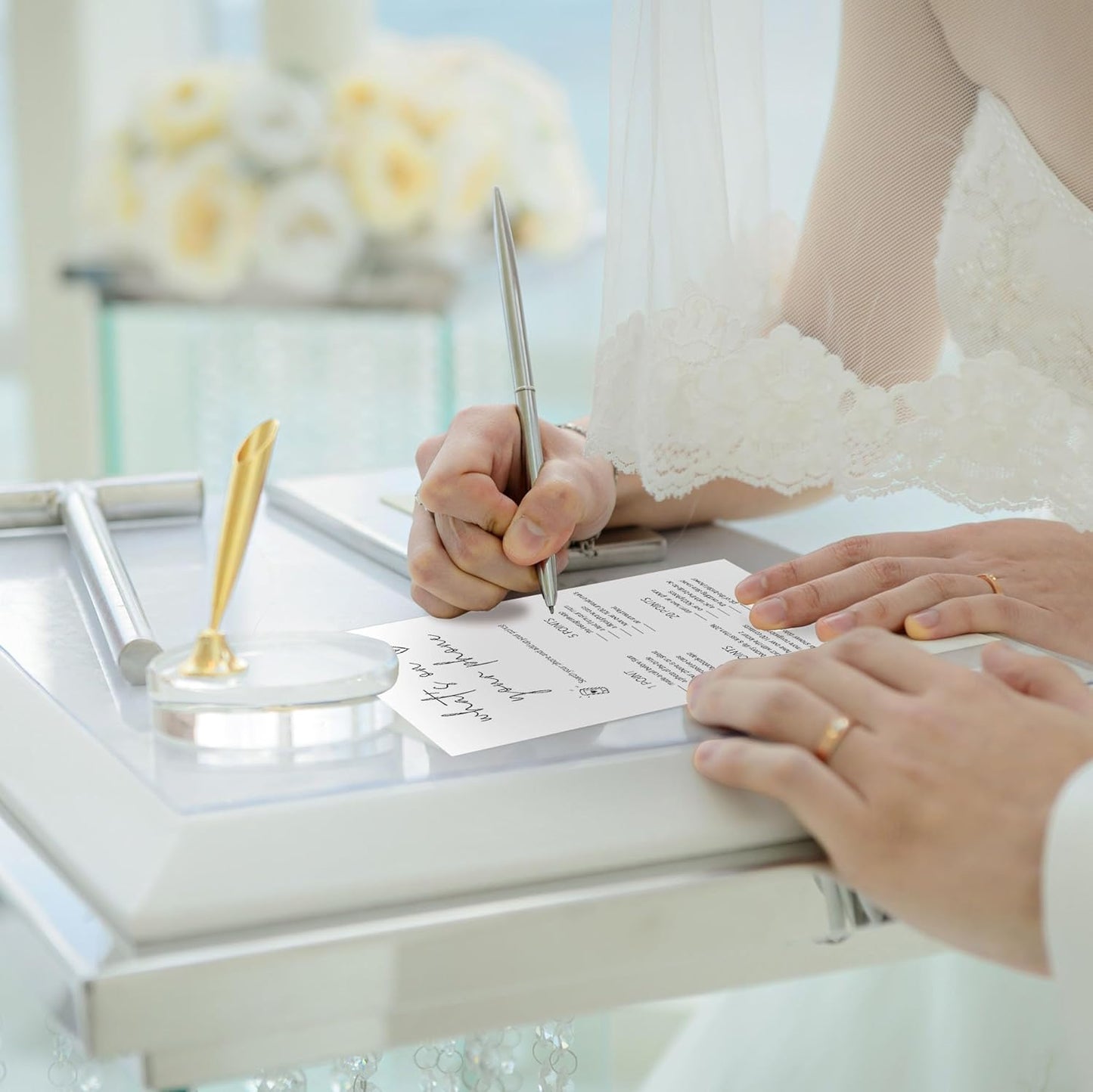 Bridal Shower Games, What's On Your Phone, 25Pcs Minimalist White Double-Sided Bridal Game Cards, Wedding Shower Games for Guests, Engagement Bachelorette Party Supplies - A17