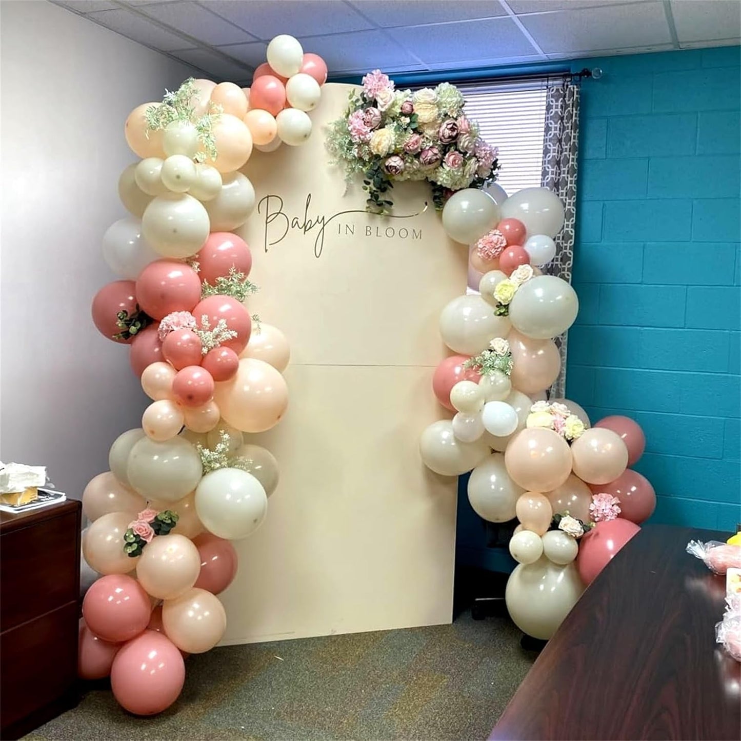 Dusty Pink and Rose Gold Balloons, 12In Retro Blush Pink Beige White Balloons with Metallic Rose Gold Confetti Latex Balloons Set for Girls Women Birthday Baby Bridal Shower Wedding Party Decorations