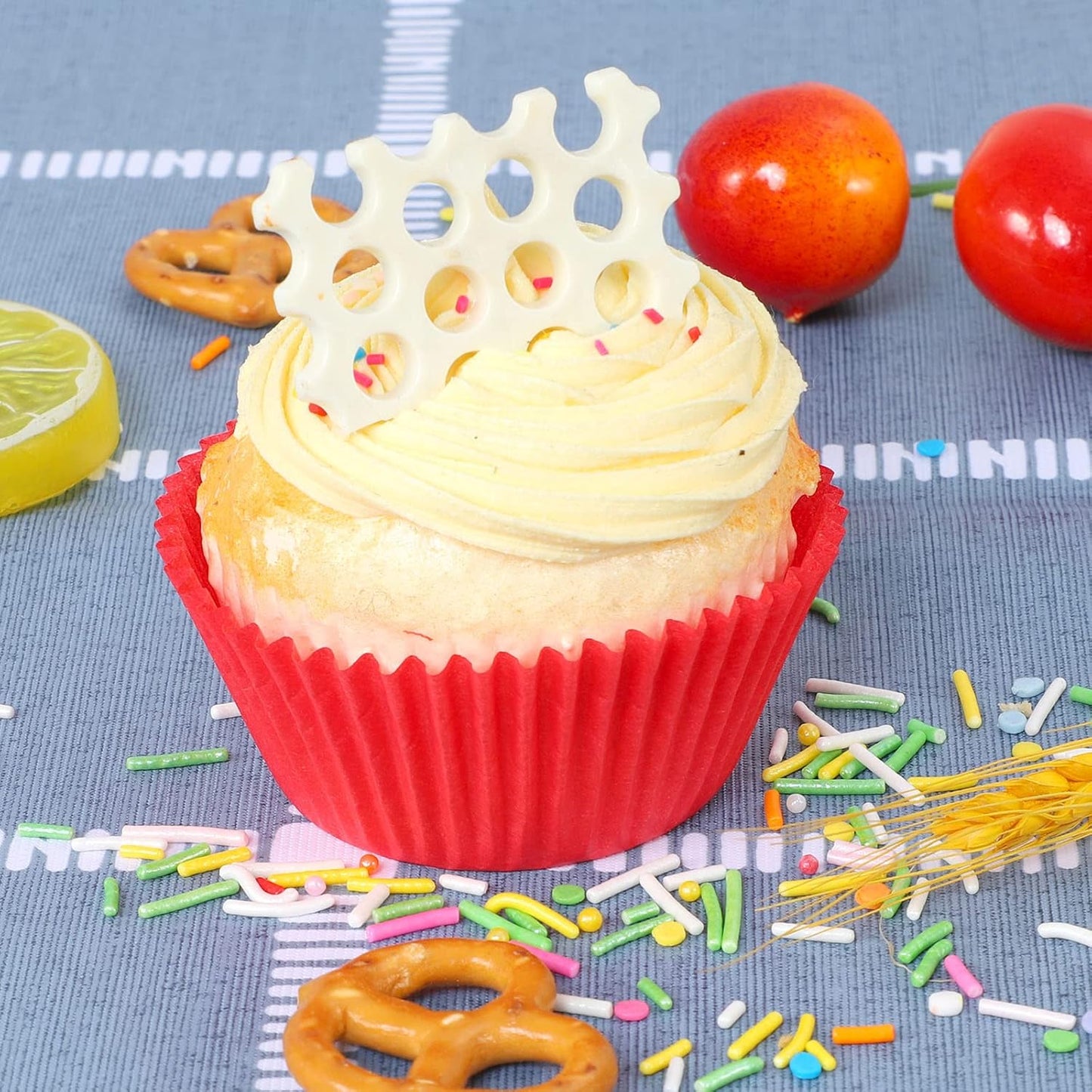 Caperci Standard Red Cupcake Muffin Liners 500-Count, No Smell, Food Grade & Grease-Proof Paper Baking Cups (Red)