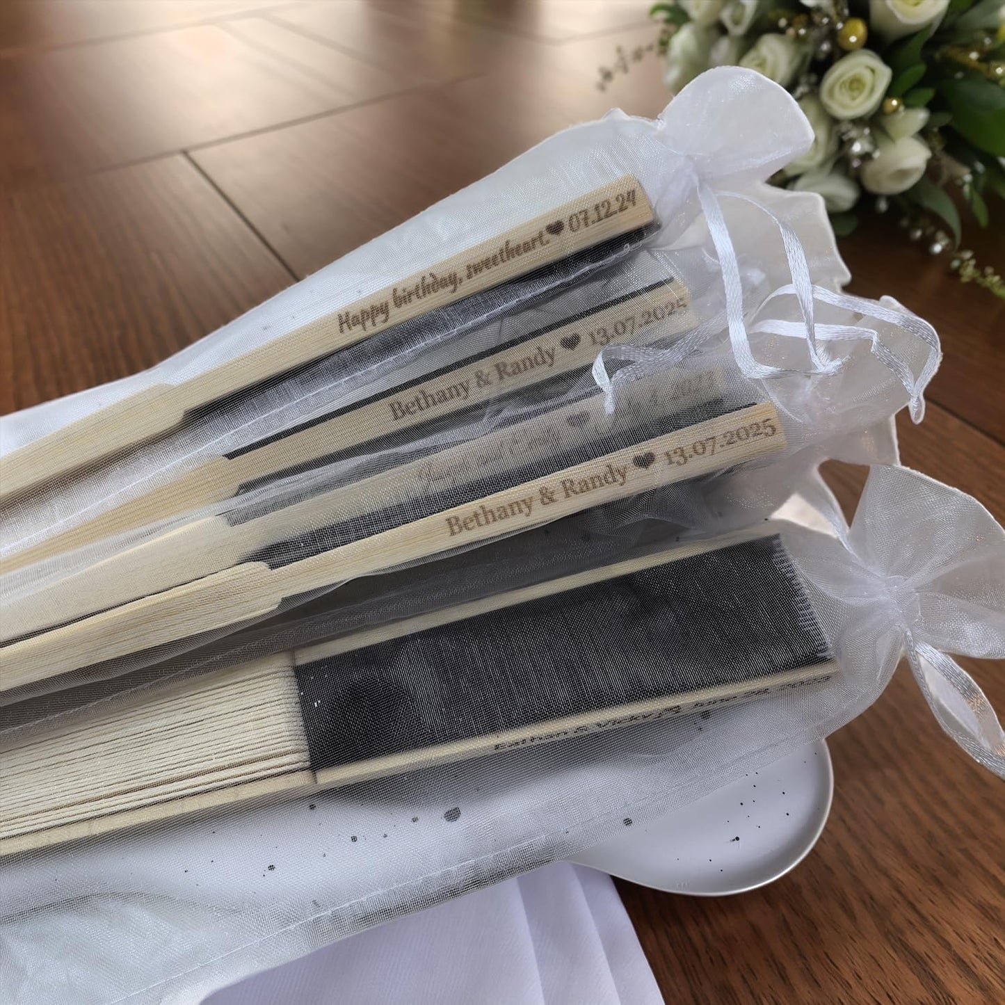 100Pcs Personalized Silk Fans Folding Hand Fan, Custom Wedding Bridal Party Favors, Summer Wedding Bride, Wedding Gift, Thank You Gift (Black)