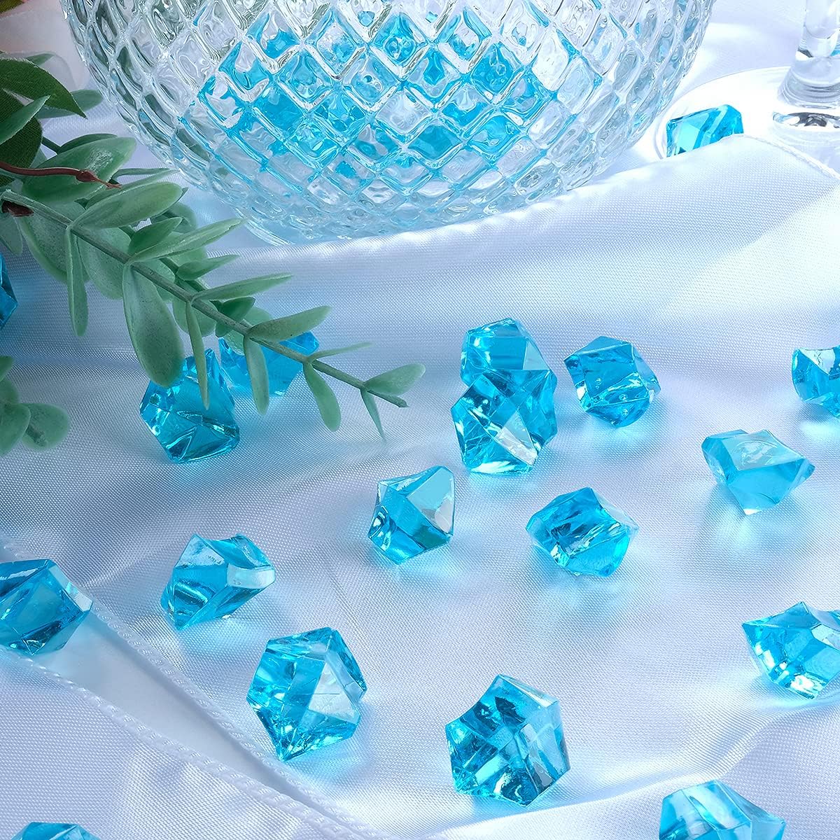 Babenest Acrylic Crushed Ice Rocks, 150 PCS Fake Crystals Plastic Ice Cubes Diamonds Gems for Vase Fillers, Home Decoration, Table Scatter, Event, Wedding, Arts & Crafts (Baby Blue)