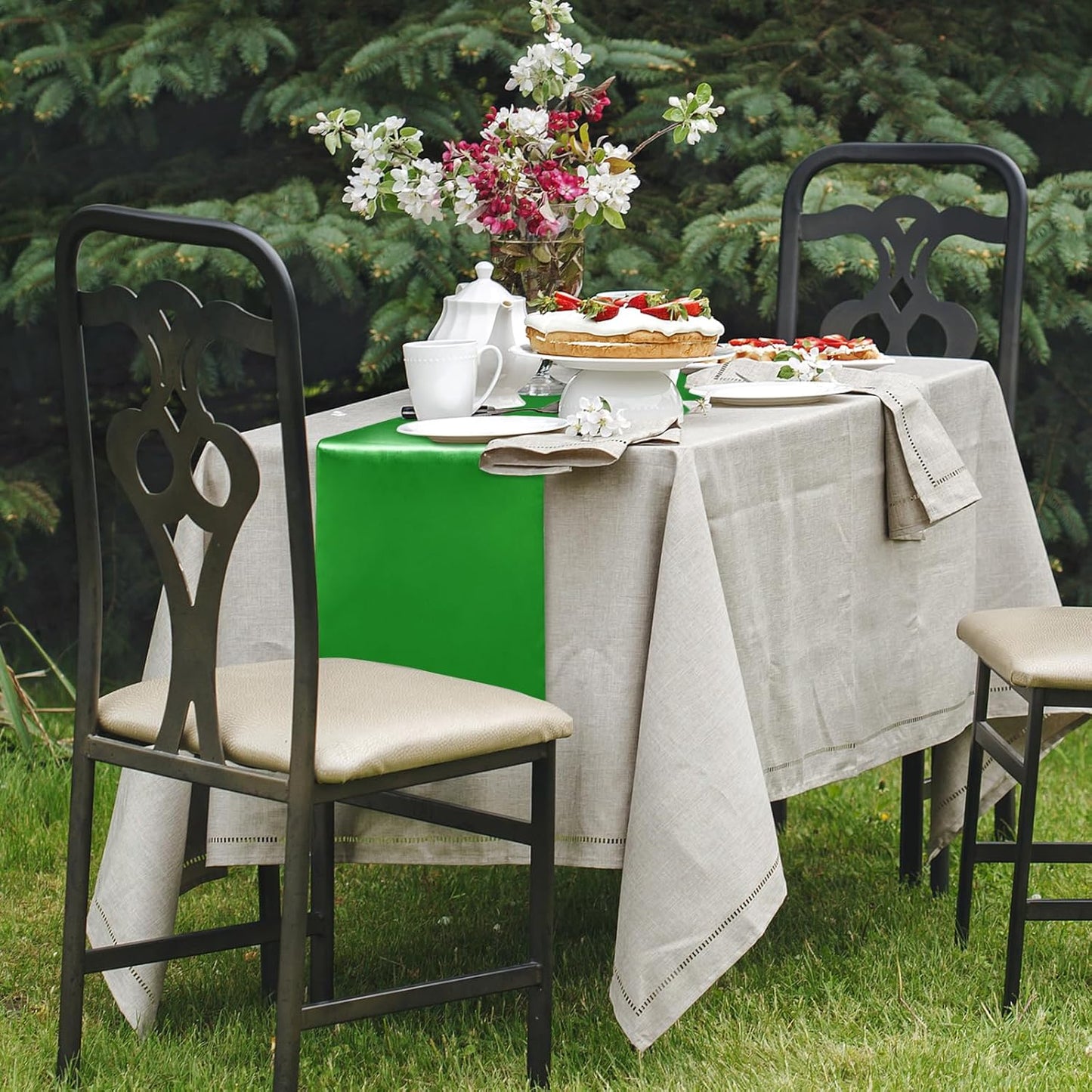 10 Pack Satin Table Runner 12 x 108 Inch Long Emerald Silk Table Runner for Wedding Party Banquet Birthday Decoration